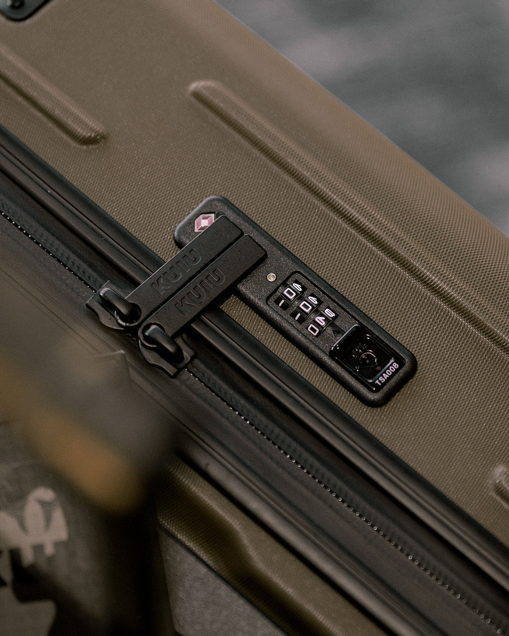 Hardline Spinner Carry-On | Bourbon